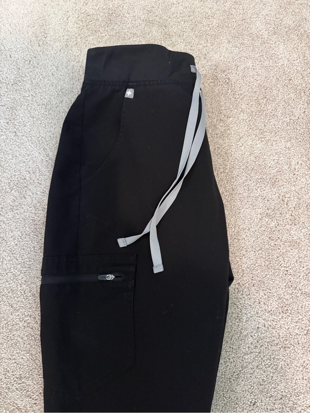 FIGS black  Drawstring Cargo Scrub Pants with Side Zip Pocket